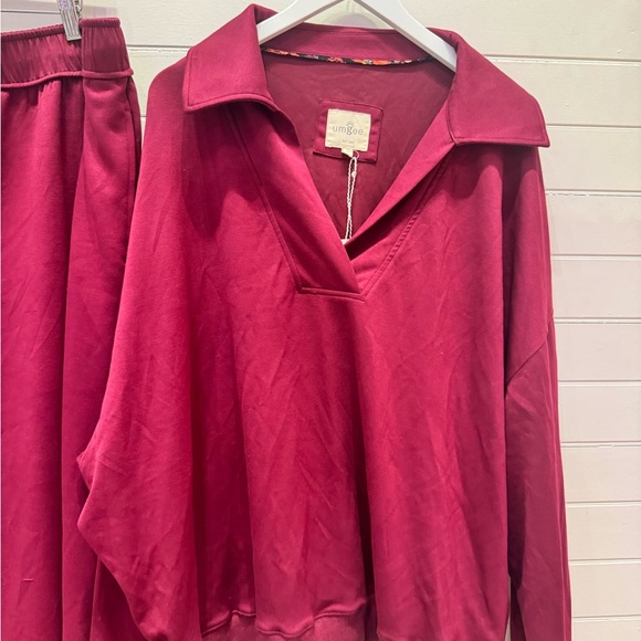 Red Lounge Set - Picture 2 of 9